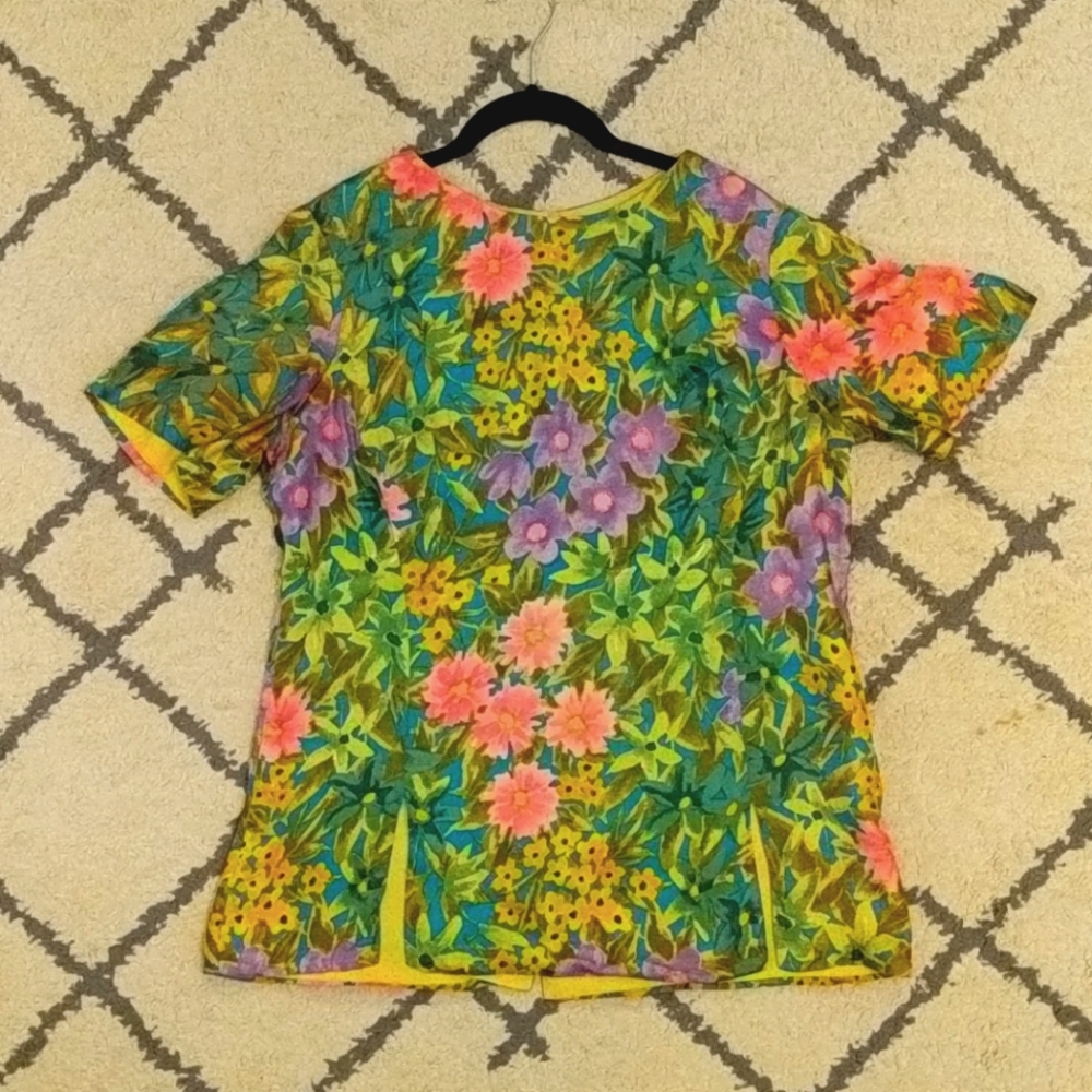 Vintage 60's rainbow floral button back top